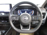 運転が楽しくなる明るく開放的な運転席まわりです。
