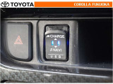 ポータブルオーディオなどの機器を接続して、車両のスピーカーで聞くことができます。