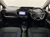 車内は若干ですがペット系と芳香剤系のニオイ残りあり。シンプルな装備で運転がしやすいクルマです!