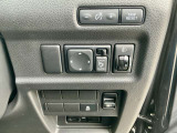 運転席右側には、ドアミラーの電動調整・格納スイッチやヘッドライトレベライザー、VDC(横滑り防止装置)OFFスイッチなどを配置。運転席から操作しやすく便利です!