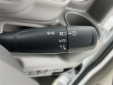 【オートライト】車外の明るさに応じて自動的にライトの点灯・消灯をしてくれます