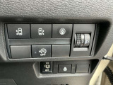 両側ハンズフリーオートスライドドアついています。足をかざすだけでドアが開けれます