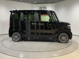 弊社は車両販売価格に、整備代金が含まれております。納車時までにホンダの整備士がしっかりと点検整備をさせていただいておりますので、安心してお買い求めいただけます。