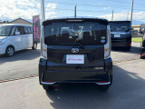 バックカメラ装備で車庫入れも安心です。