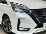 【LEDヘッドライト】悪天候や夜間走行時も良好な視界を確保し安心して運転できる高輝度LEDヘッドライトを装備!点灯速度が早く、消費電力も抑えられています。