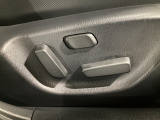 パワーシートを装備!体格や好みに応じたポジションをスムーズに調整できます。