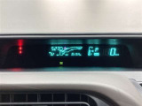 メーターが運転席から見やすいインパネ中央部に配置してるので走行中の視線移動が少なく快適です。