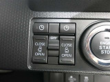 リヤドアは両側パワースライドドアです