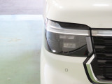 LEDヘッドライトは、点灯の瞬間から光量を発揮し、突然暗くなるトンネルなどでの安定感を高めます。