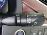 【オートライト】車外の明るさに応じて自動的にライトの点灯・消灯をしてくれます