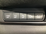 i-ACTIVSENSEミュートスイッチを押すと、車線逸脱警報、ブラインドスポットモニタリングなどのシステムが作動した際の警報音が無くなります。警報音の消音で運転中の煩わしさが緩和します♪