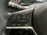 ステアリングスイッチ搭載!ハンドルひとつで手を離さなくても運転中視線をそらさなくても操作が出来て便利です♪