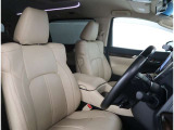 【フロントシート】運転しやすいドライバーズコックピット!ドライブが楽しくなります。