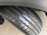 新品ラジアルタイヤを装着しています