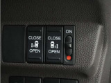 ◆両側電動スライドドア◆狭い駐車場でも乗り降りが楽々♪お子様が隣の車にドアを当ててしまう心配もございません!小さなお子様連れの方もこれで安心。