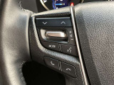 運転中、オーディオの操作をしてて、ハッとしたことはありませんか?ステアリングスイッチは、運転中でもハンドルでオーディオの操作が可能です。安全なドライブをサポートします。
