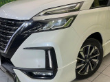 【LEDヘッドライト】悪天候や夜間走行時も良好な視界を確保し安心して運転できる高輝度LEDヘッドライトを装備!点灯速度が早く、消費電力も抑えられています。
