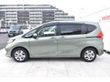 当店の展示車は、プロの業者にボディーの磨き、ルームクリーニングを依頼していますので、とてもきれいです!!ぜひ、見にいらしてください!