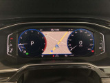 運転中も見やすいメーター内ナビ表示をご確認ください。
