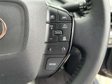 レーダークルーズコントロール(全車速追従機能付)付きです。車速に応じて追従支援してくれるので、ロングドライブも快適です。詳細は販売店スタッフまでおたずねください。