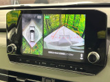 【マルチアラウンドモニター】専用のカメラにより、上から見下ろしたような視点で360度クルマの周囲を確認することができます☆死角部分も確認しやすく、狭い場所での切り返しや駐車もスムーズに行えます。