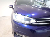 LEDヘッドライト自然光に近いLEDの光が明るく夜道を照らしドライバーの疲労と消費電力を軽減、