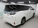 走りにこだわりながら収納力も持ち合わせたお車です。荷物を載せて軽快なドライブを楽しめますよ♪