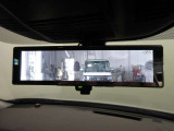 スマートルームミラー付きで後部座席に乗車してても後方がしっかり見れます