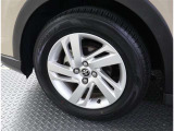 かっこいいホイールですね。 車のイメージを大きく左右するホイール部分はコダワリを持ちたいですね。