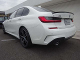 長期にわたる保証を実現。安心の無償保証。2年間のBMWプレミアムセレクション保証と延長保証(別途費用)を合わせて最大4年間の保証。万一の故障に長期間備えることができ、ご安心してお乗り頂けます。