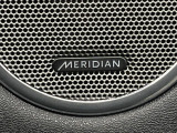 ●MERIDIANサウンドシステム:モデル毎に最適な調整が施された、ハイエンドサウンドシステムです。通常のスピーカーと比較しても音の広がりが感じられます。是非ご来店の上ご体感ください。