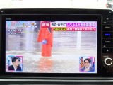 フルセグTV機能が付いておりますので、待ち時間等に高画質なテレビ視聴が出来ます。※各地で集中豪雨など異常気象が発生しています。温暖化懐疑論を訴えている人達に不信感覚えます。