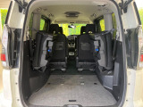 普段のお買い物や通勤、送迎等に十分な荷室スペースを確保しております。セカンドシートを倒すと、大きな荷物の積載も可能です♪