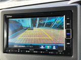 バックカメラ♪運転席から死角となりやすい部分も見えやすく車庫入れの苦手な方にも安心して駐車できます☆