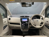 インパネ周りはこのように機能的にまとまっています。もちろんクリーニング済みで、室内もキレイです。