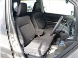 お車選びをお楽しみ頂けるよう、在庫車の展示スペースを十分に確保しております。
