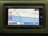 ナビゲーションはフルセグTV対応のGathers純正メモリーナビを搭載しています。Bluetoothオーディオ機能がありますので、スマートフォンなどの音楽も再生できます。