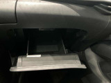 車検証入れになどにも使える便利な収納BOXあります。