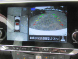 【アラウンドビューモニター装備】 バックカメラによる後方の確認だけでなく4つのカメラで真上から見ている様に周囲360度を写し出し、自車周辺の詳細な状況を確認出来ます。狭い場所での取り回しも安心です。