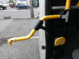 可倒式手すり!使用しないときは折りたためて収納出来ます!