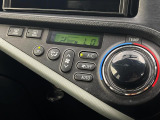 【オートエアコン】一度お好みの温度に設定すれば、車内の温度を検知し風量や温度を自動で調整。暑い&hellip;寒い&hellip;と何度もスイッチ操作をする必要はありません。快適な車内空間には必須の機能ですね♪