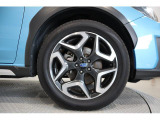 225/55R18タイヤ&18インチアルミホイール(ダークメタリック塗装+切削光輝)。