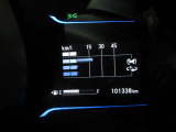 運転席のメータパネル類は常に視界に入る場所ですので、大事なチェックポイントです。ぜひ実際にご乗車ください。
