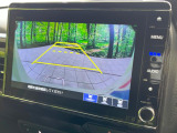 【バックカメラ】駐車時に後方がリアルタイム映像で確認できます。大型商業施設や立体駐車場での駐車時や、夜間のバック時に大活躍!運転スキルに関わらず、今や必須となった装備のひとつです!