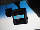 ◆ドライブレコーダー◆映像・音声などを記録する自動車用の装置です。 もしもの事故の際の記録はもちろん、旅行の際の思い出としてドライブの映像を楽しむことができます。