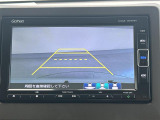 【バックモニター】後ろのカメラの映像をモニターに映し出すことができます!後方の見えない死角や、障害物との距離感をしっかり確認することができます!駐車が苦手な方におすすめです。