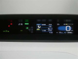 各操作スイッチは使いやすい位置に配置され、とっても見やすいメーターです。夜間時はラグジュアリーな気分にさせてくれる照明が魅力ですので、夜のドライブも楽しみになりますよ♪