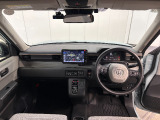 見通しの良い運転席回りとなっておりますので安心して運転をして頂けます!窓が大きいので明るく開放的な室内です
