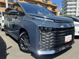 鋭く勢いのある目つきが印象的なデザインのヘッドランプです。