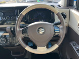 【純正革巻きステアリング】上質な革を使用することで、手にしっかり馴染みとても運転しやすいハンドルです♪